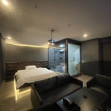 吉子酒店