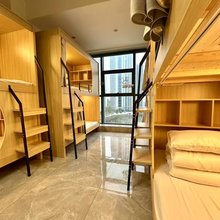 三柒青年民宿(长庆地铁站店)