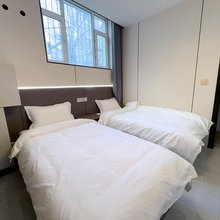 磐龍居客栈(财政会计职业学校店)