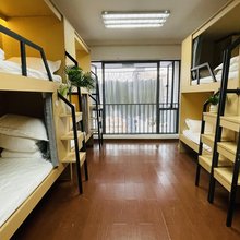 悠然之家女生青旅(西乡地铁站店)