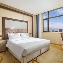 星龙酒店(格尔木站昆仑公园店)