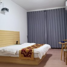 龙俊民宿(杉杉奥特莱斯店)