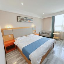 诺远四季酒店(岷州中路店)