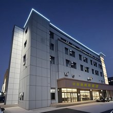 比目渔·Sleek Refine酒店(威海火炬八街国际海水浴场店)