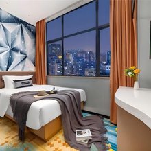 广州·HONGYUAN·宏源时尚酒店(南岗万达广场黄埔佳纷天地店)
