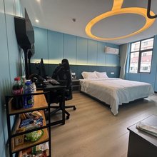 六盘水卡皮巴拉电竟酒店(高铁站店)