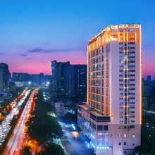 柚光轻奢·大幕投影|园林景观连锁公寓(南宁江南亭子码头店)