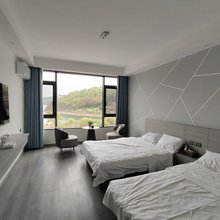霍山东麓湖畔住宿