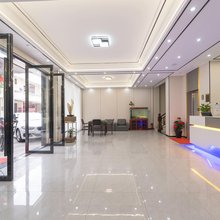 九九酒店(银滩红树林店)