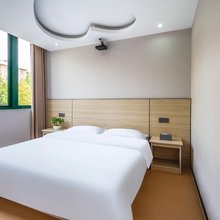 上海聚福酒店(莘庄工业区银都路地铁站店)
