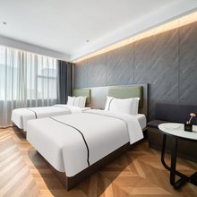 樱思酒店(庆春广场地铁站店)