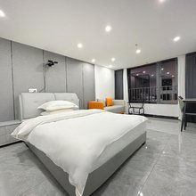 鹿语公寓(旺村地铁站店)