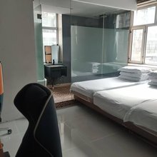德顺源战狼电竞民宿(哈尔滨商业大学北区店)