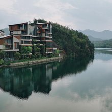雾纳酒店