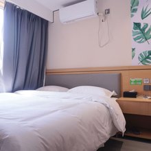 青季酒店(邢台学院万达广场店)