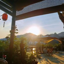 歙县畔江木舍