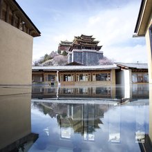 观景民宿(独克宗古城大佛寺转经筒店)