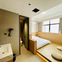 五月民宿(清明上河园店)
