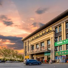张掖鑫瑞云阁假日酒店