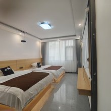润隆精品民宿(凤凰古城店)