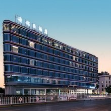 诗铭臣酒店