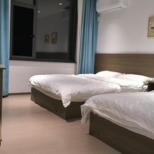 皖浙天路溪畔云居民宿
