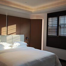 鸢尾酒店(博白鼎华广场店)