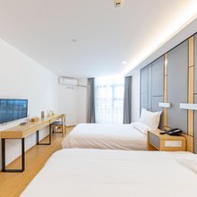 上海半月里酒店(水产西路店)