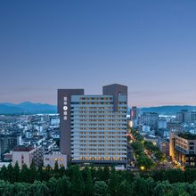 杭州西湖湖滨解放路亚朵S酒店