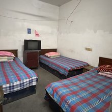 富华招待所(郑州火车站店)
