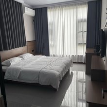阳光酒店(龙潭峡景区店)