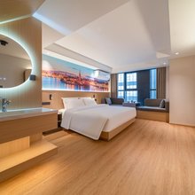 全亚·智能高空观景酒店(贵阳高铁北站店)
