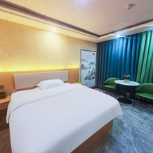 贝壳酒店(格尔木八一中路昆仑广场店)