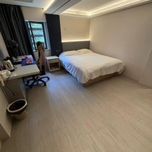 虎鲨电竞酒店(九亭地铁站店)