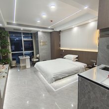 燕巢酒店(驻马店高铁西站店)