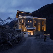 烟岚雪岫|藏地人文·雪域秘境民宿(四姑娘山长坪沟景区店)
