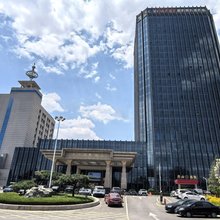新泰荣峰国际饭店