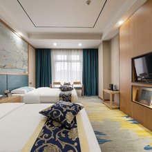 绿野假日酒店(兰磨线若尔盖西部牧场店)
