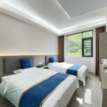 伴山·听水·望月居