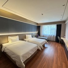 霍尔果斯林栖果语民宿