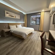 柏悦酒店(弋阳高铁站方志敏纪念馆店)