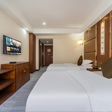康定云绕·拉措酒店