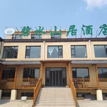 多伦碧水山居酒店(多伦湖店)
