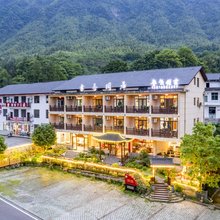 宜春明月山书香闲居民宿