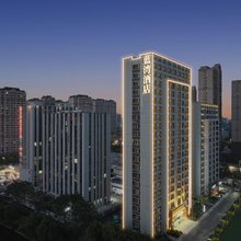 沭阳蓝湾酒店(万达广场紫峰大厦店)