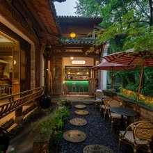 花筑·蜜西溪里民宿(西溪南古村落店)