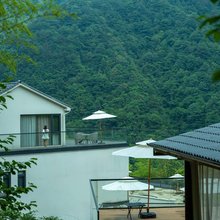 安吉过山听云GUOSHAN·山奢私汤泳池疗愈度假民宿