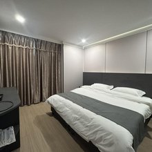 柒月酒店