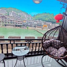 凤凰聆风·水岸客栈(凤凰古城店)
