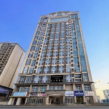 SFEEL设计师酒店(贵阳长江路地铁站店)